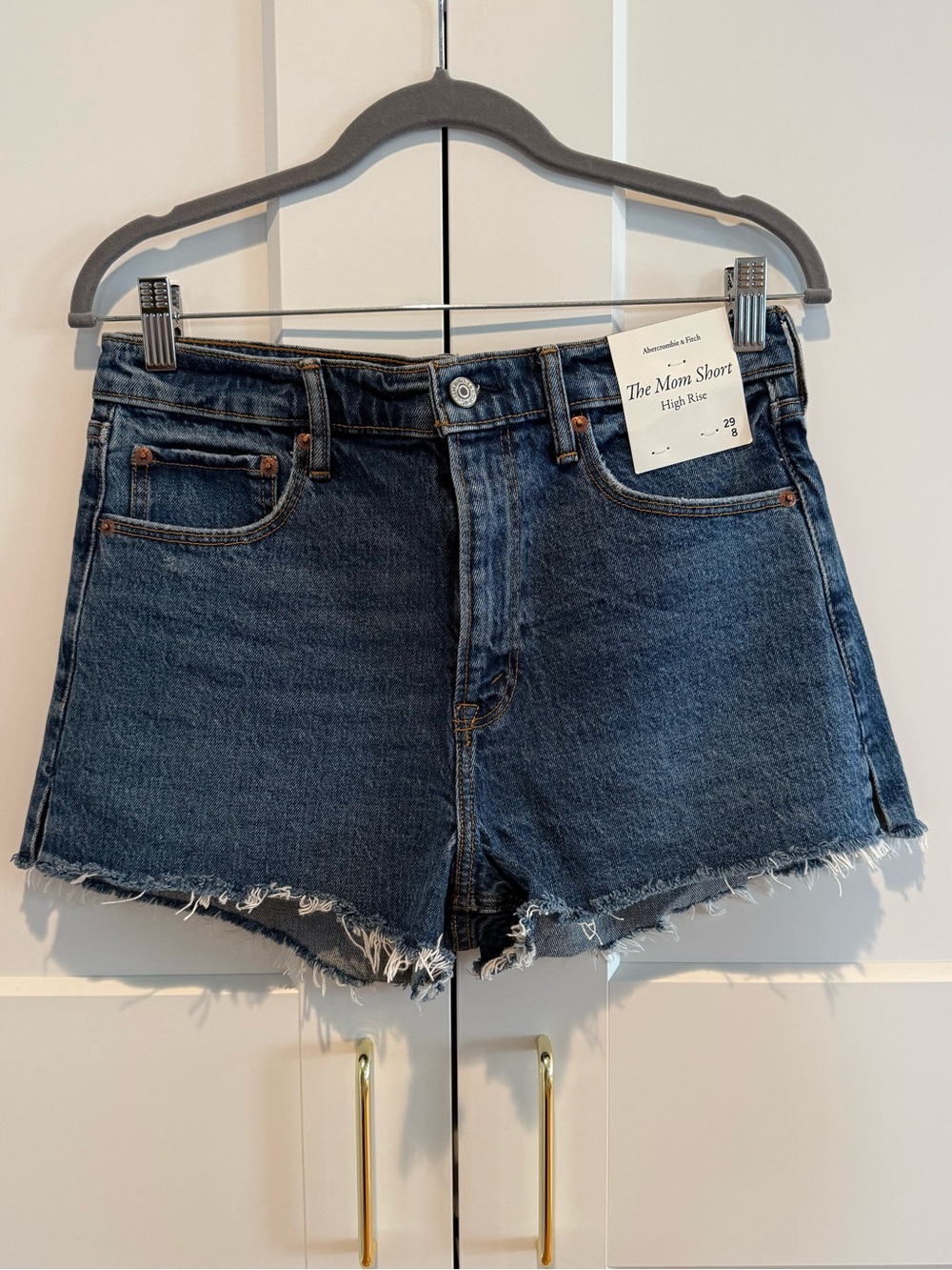 NWT Abercrombie & Fitch The Mom Short High Rise 8/29